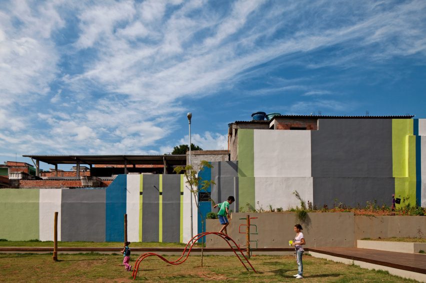 Детская площадка в Кантиньо-де-Сеу