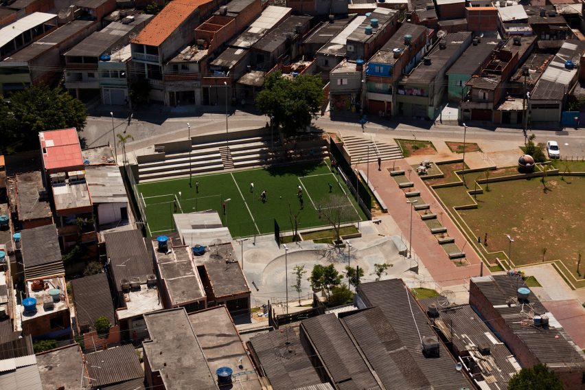 Футбольное поле в Кантиньо-де-Сеу