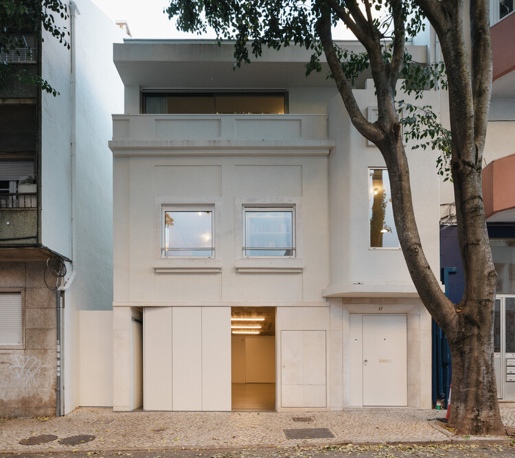 Galvão House / Atelier Cais - Фотография интерьера, окон, фасада