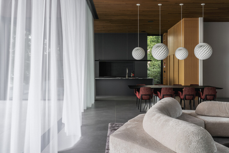 Slate Residence / Blouin Beauchamp Architects — Фотография интерьера, стол, стул