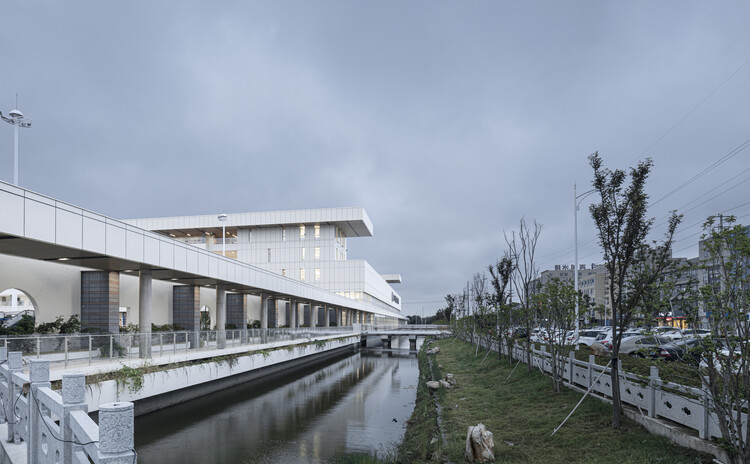 Экспериментальная школа Гаою Университета Сучжоу / Студия дизайна городской архитектуры 9-Town — фотография экстерьера, балка