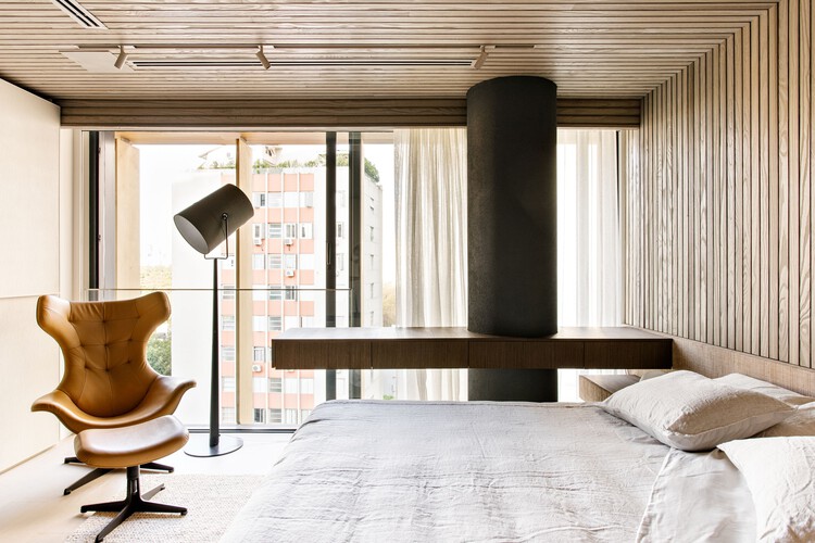 Nube Apartment / Nati Minas & Studio - Фотография интерьера, спальня, окна, освещение