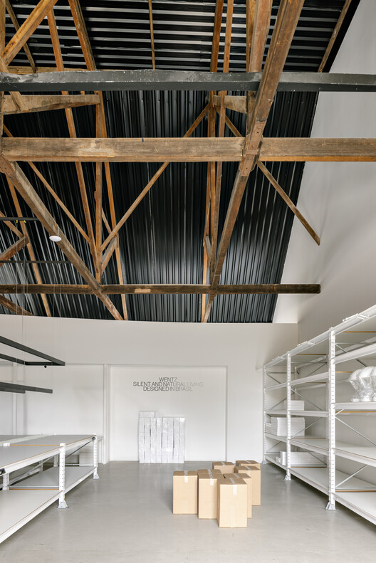 Мебельная студия Wentz / Marina Miot Arquitetura - Фотография интерьера, балка