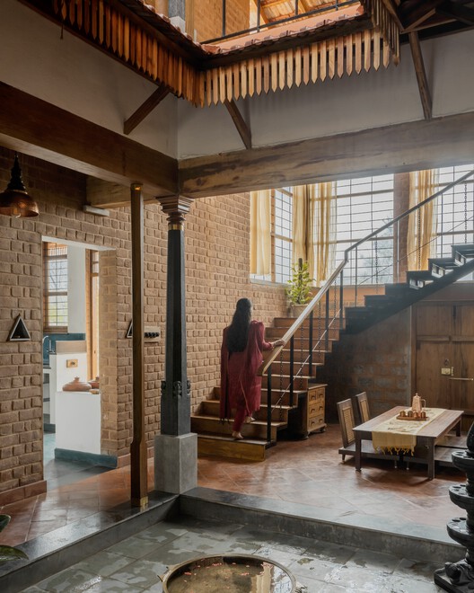 Brick Manor / Архитектурная студия Bhutha Earthen - Фотография интерьера, балка