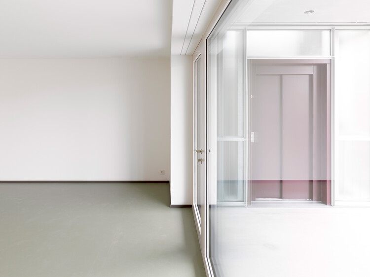 Многоквартирный дом Transformation Langensand / Galliker und Riva Architekten - Фотография интерьера