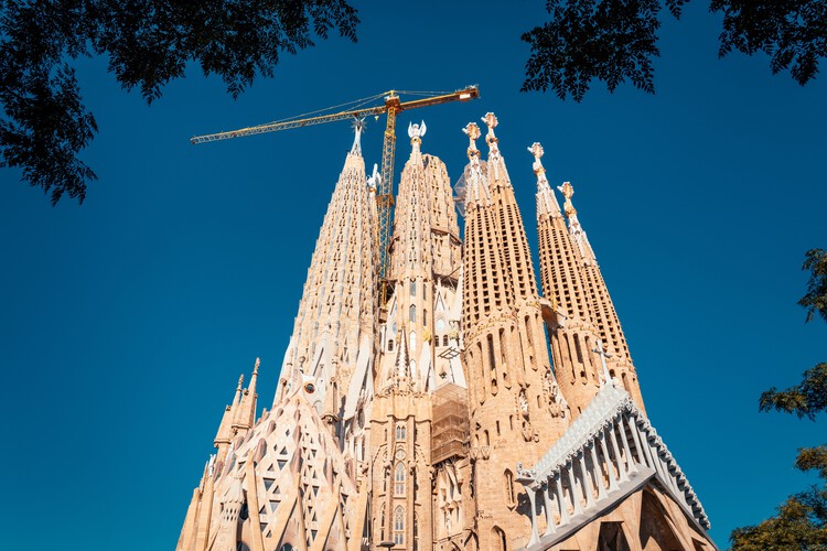 Знаменитый храм Святого Семейства Барселоны будет завершен в 2026 году — изображение 5 из 11