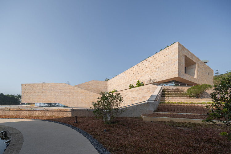 Музей науки и технологий атомной энергетики Дайя Бэй / E+UV Architecture + Huayi Design — Экстерьерная фотография