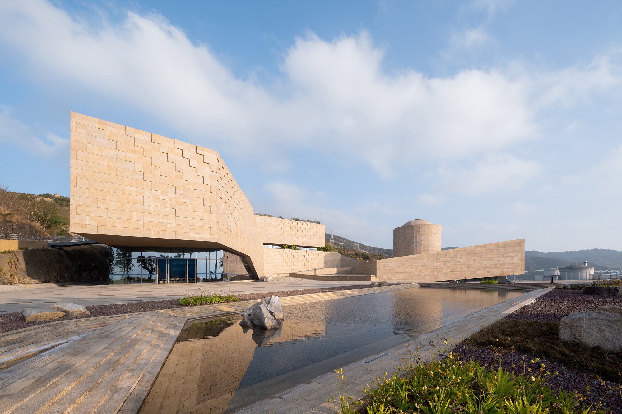 Музей науки и технологий атомной энергетики Дайя Бэй / E+UV Architecture + Huayi Design
