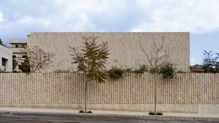 Резиденция Б. Канаан / Sahel AlHiyari Architects - Экстерьерная фотография, забор, фасад