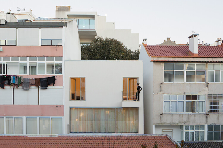 Galvão House / Atelier Cais - Экстерьерная фотография, окна, фасад