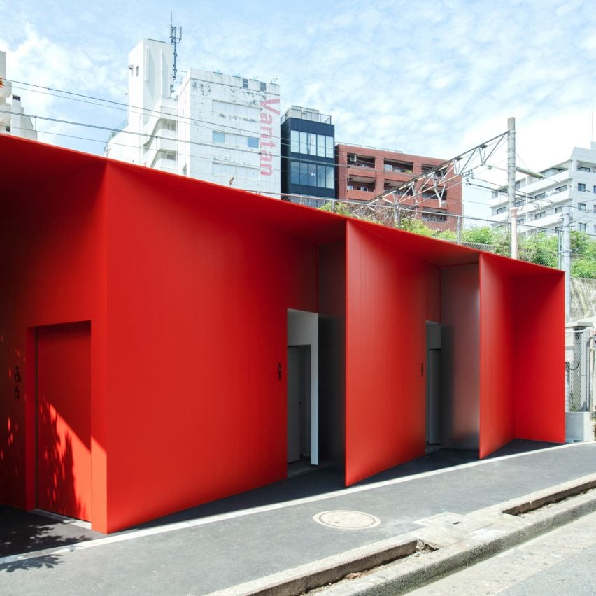 Треугольный туалет в Сибуе, Токио, Япония, автор Нао Тамура.