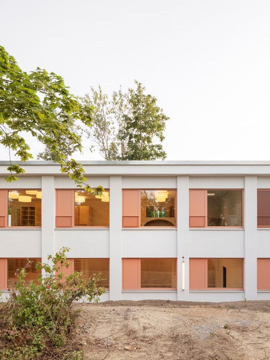 Кампус-детский сад Мерзебург / Aline Hielscher Architektur — фотография экстерьера, окна, фасад