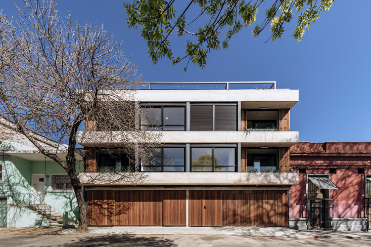 LL Inhouse / Arcieri Arquitectura - Экстерьерная фотография, окна, фасад