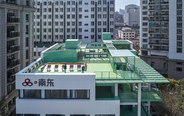 Реконструкция общественного комплексного центра обслуживания жизни в подрайоне East Nanjing Road / Студия оригинального дизайна TJAD — изображение 1 из 27