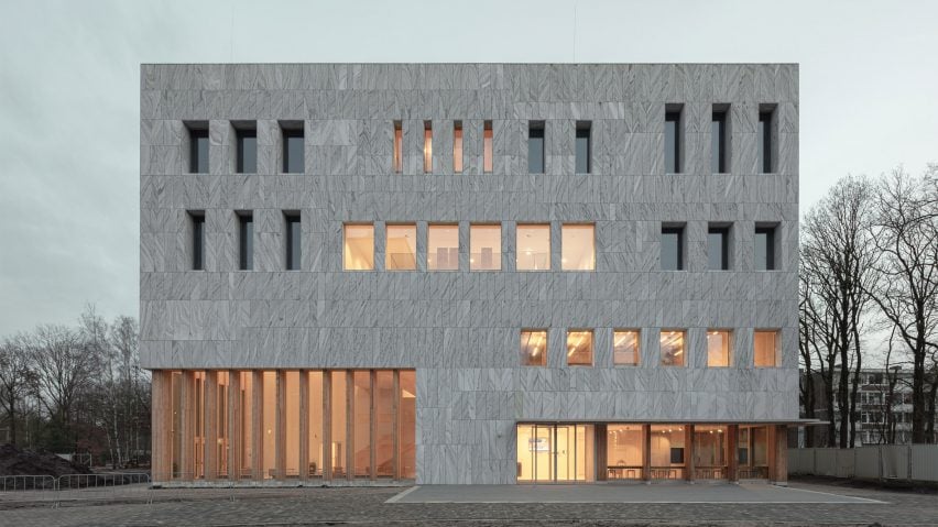 Здание Марги Кломпе для Тилбургского университета, построенное компанией Powerhouse
