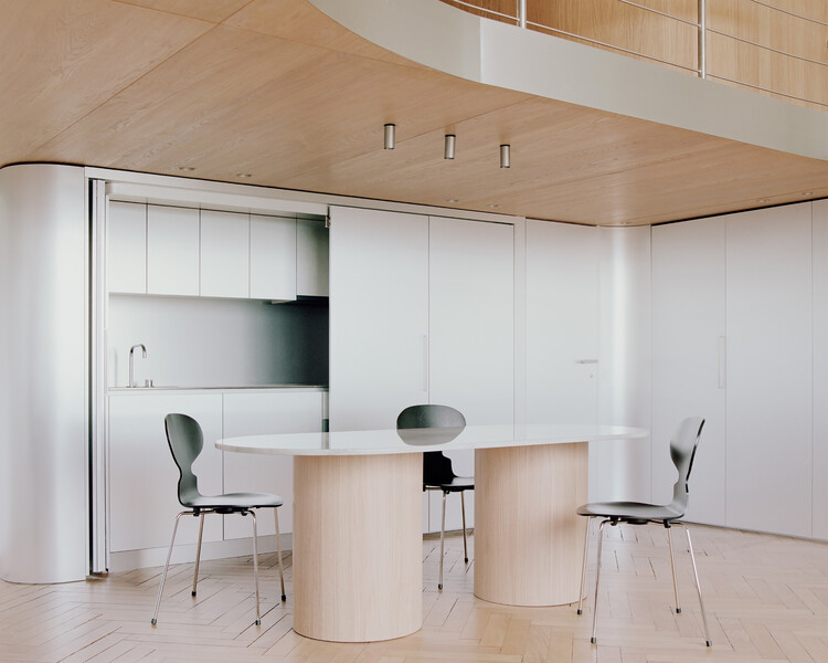 Маяк / Toledano+Architects - Фотография интерьера, кухня, стул, столешница