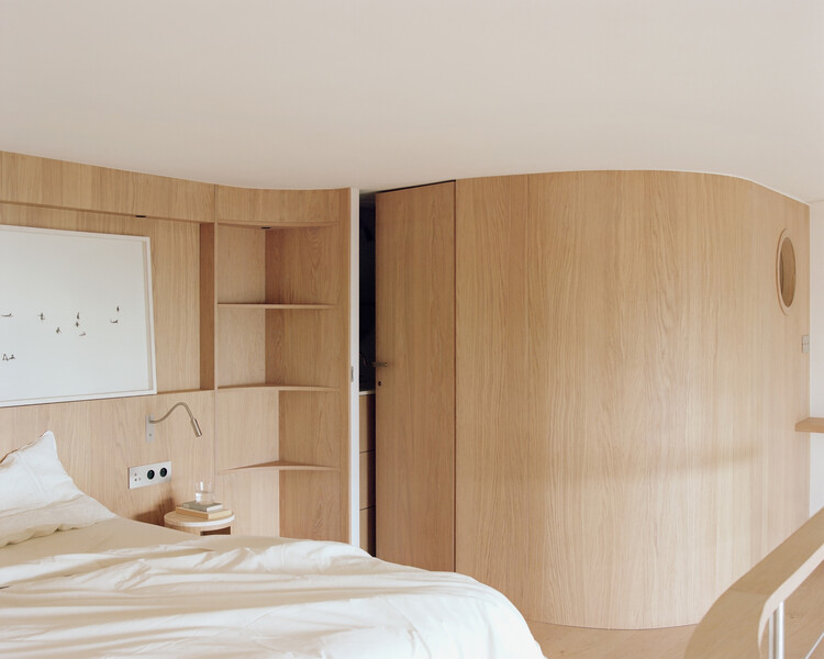 Маяк / Toledano+Architects - Фотография интерьера, спальня, кровать
