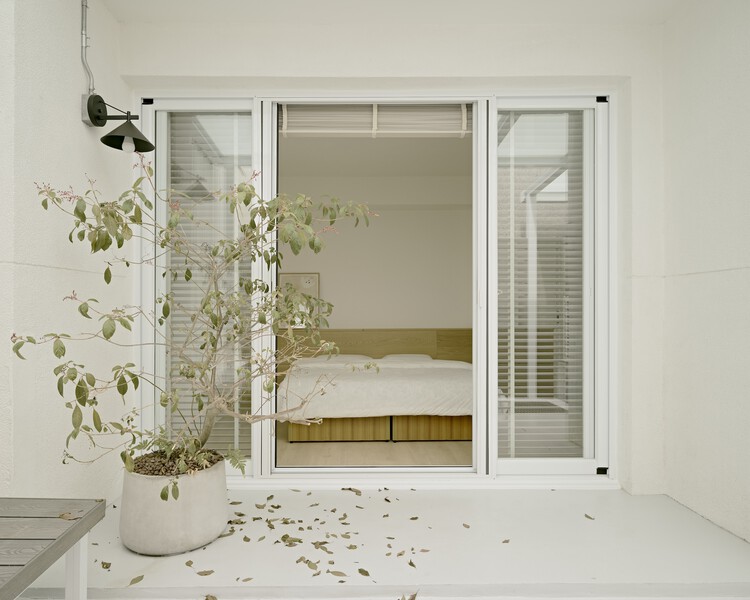 Дом Хуана / Студия дизайна ZHUI - Фотография интерьера, двери, окна