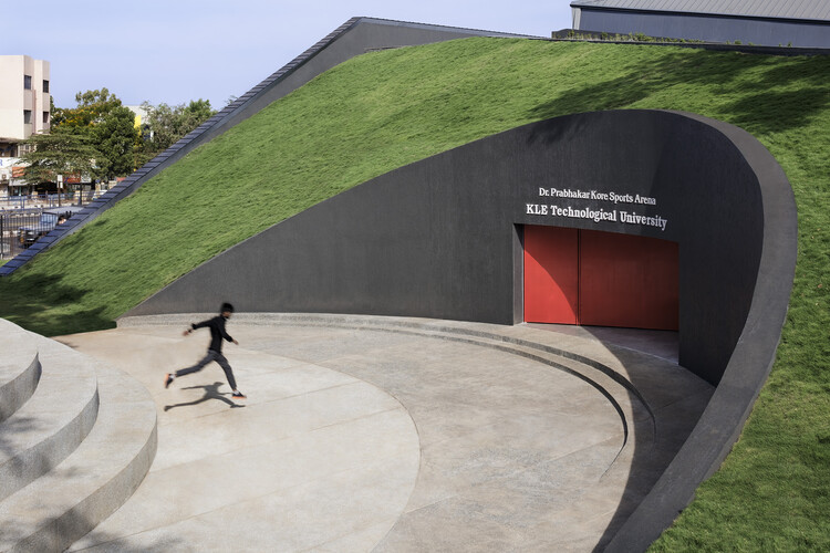 Фигурная площадка - Университетская спортивная арена / Архитектурная студия Thirdspace - Фотография экстерьера