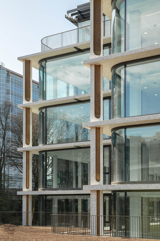 Офисы PI59 / V8 Architects - Фотография экстерьера, фасад, окна
