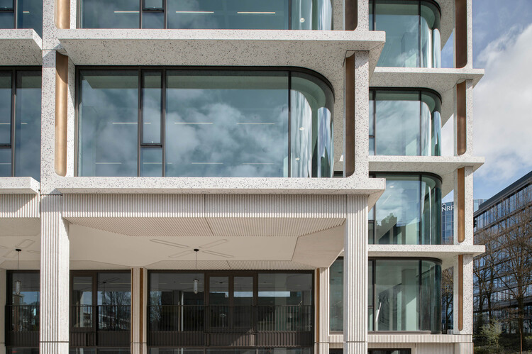 Офисы PI59 / V8 Architects - Фотография интерьера, окон, фасада
