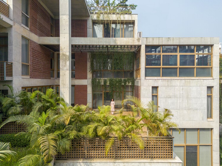 Ahsan Residence / Ground One - Экстерьерная фотография, окна