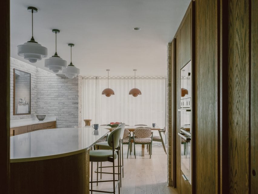Кухонная зона в лондонском доме от Fletcher Crane Architects