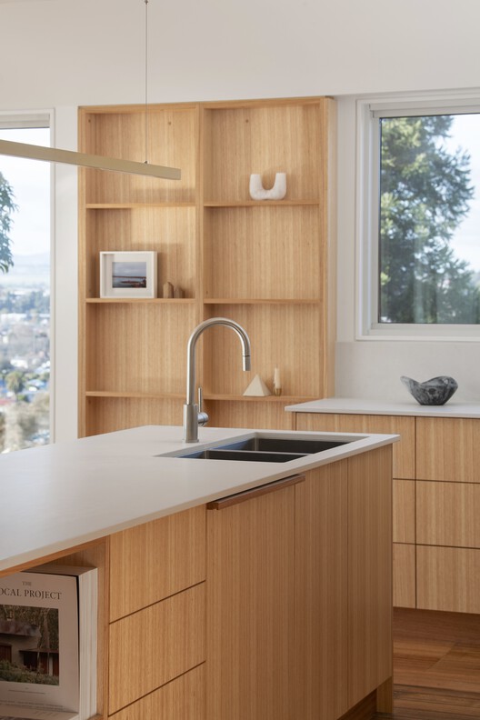 Lanoma Residence / Licht Architecture — Фотография интерьера, кухня, раковина, столешница, окна