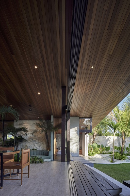 Cala Blanca Bali House / Biombo Architects - Фотография интерьера, балка, терраса
