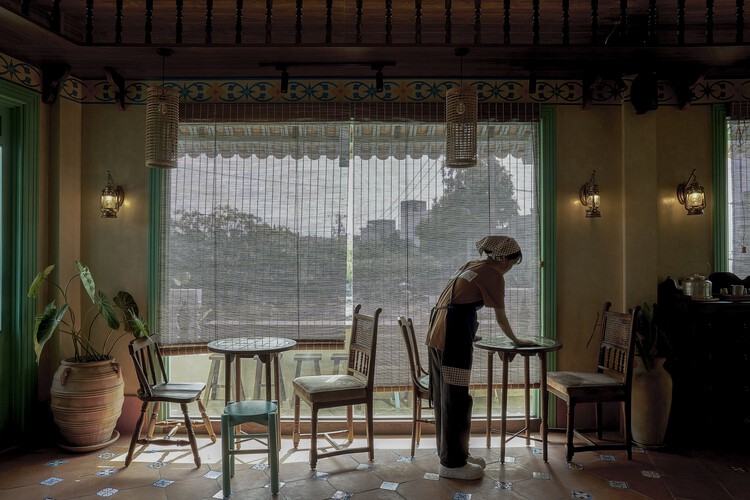 Dang Trong Coffee / KSOUL Studio - Фотография интерьера, стул, окна