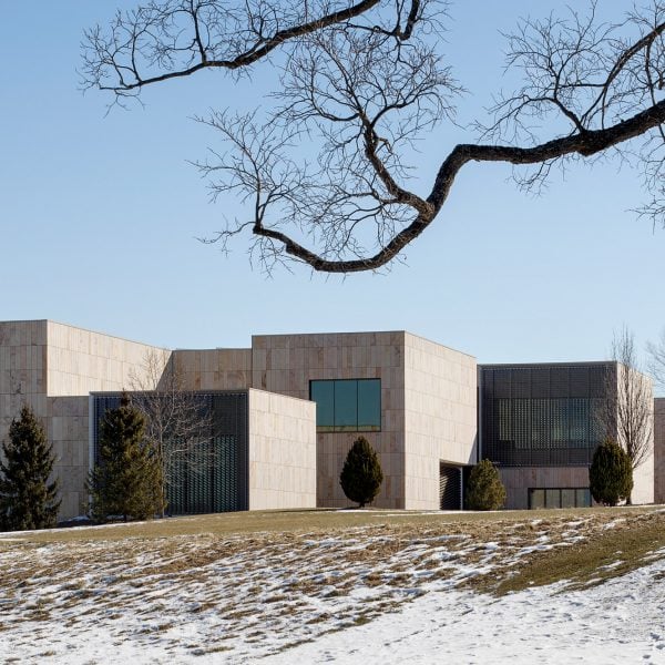 Allied Works укладывает песчаник для фасада музея в Пенсильвании