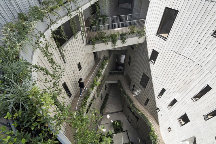 Жилой комплекс Tenjincho Place / Hiroyuki Ito Architects — фотография экстерьера, окна, фасад