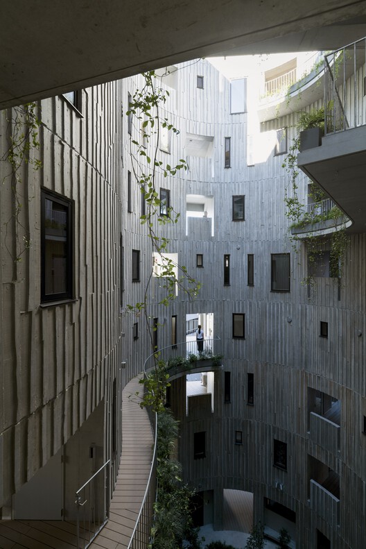 Жилой комплекс Tenjincho Place / Hiroyuki Ito Architects — фотография экстерьера, окна