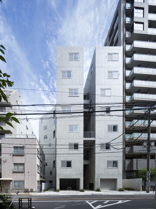 Жилой комплекс Tenjincho Place / Hiroyuki Ito Architects — фотография экстерьера, окна, фасад