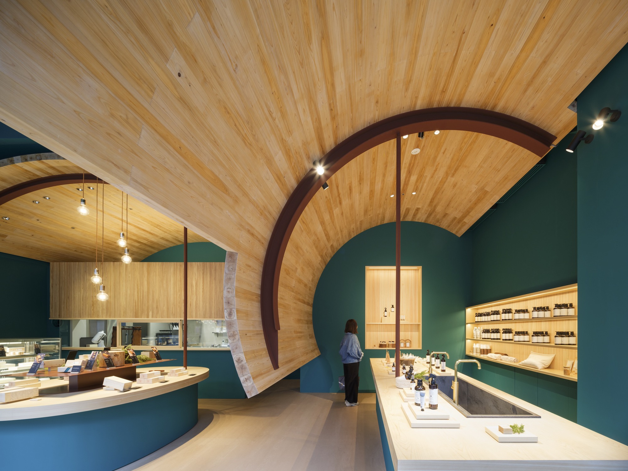 Магазин Meet Tree / Naruse Inokuma Architects