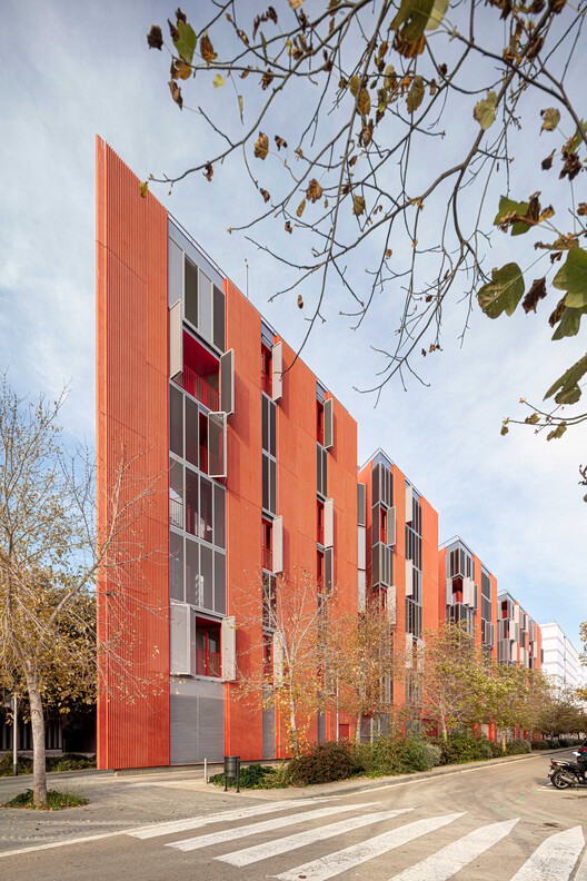 72 единицы социального жилья в Марина-дель-Прат-Вермелл / MIAS Architects + Coll-Leclerc Arquitectos — изображение 9 из 19