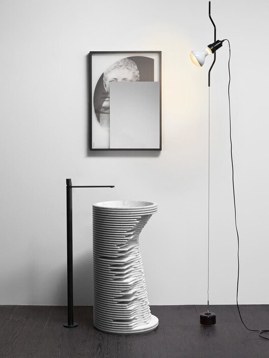 Время скульптуры: современное использование мрамора в дизайне ванной комнаты — Изображение 20 из 21