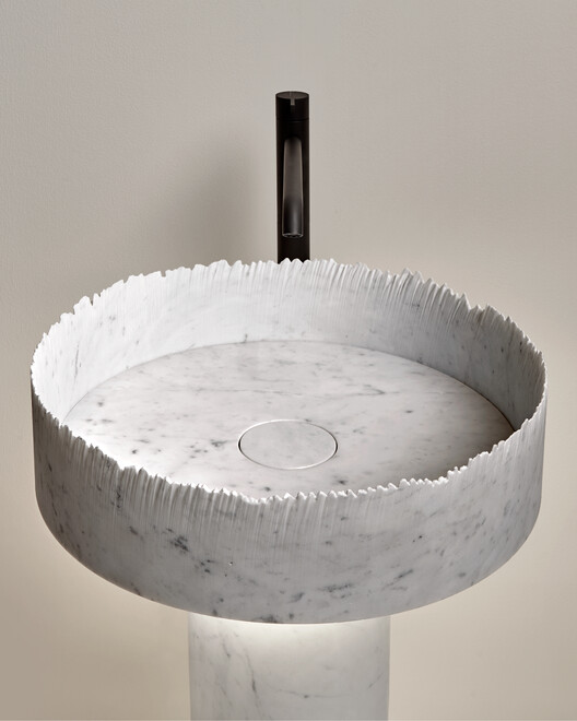 Время скульптуры: современное использование мрамора в дизайне ванной комнаты — Изображение 21 из 21