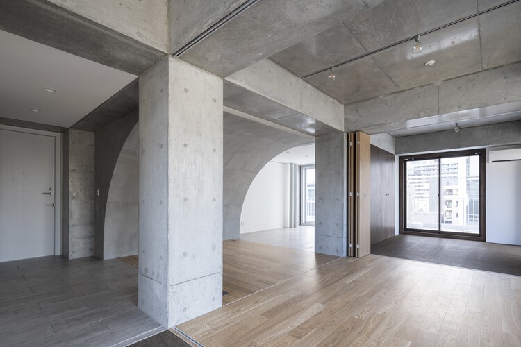 Mikumizaka Flats / Hiroyuki Ito Architects — Фотография интерьера