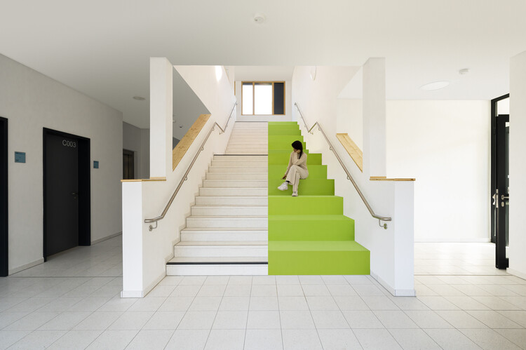 Обучение в Линдвайлере / Sehw Architektur - Фотография интерьера, лестниц, дверей, окон, перил