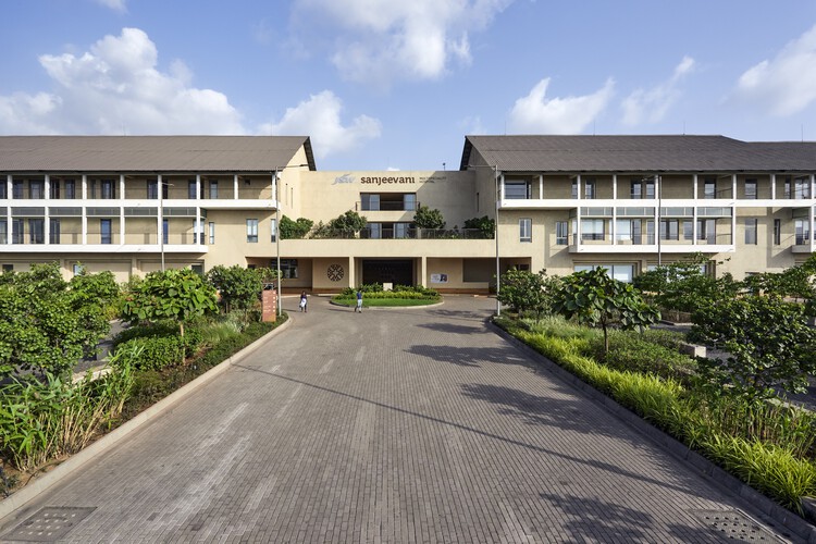 Многопрофильная больница JSW Сандживани / SJK Architects — изображение 6 из 30