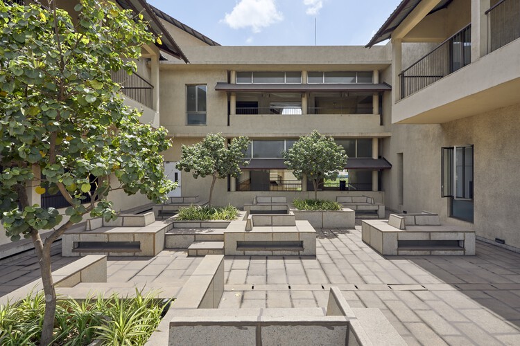 Многопрофильная больница JSW Сандживани / SJK Architects — изображение 9 из 30