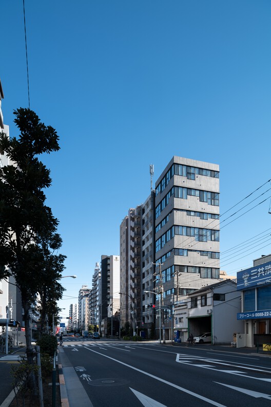 PRISM Inn Ogu Hotel / Hiroyuki Ito Architects — фотография экстерьера, окон, городского пейзажа