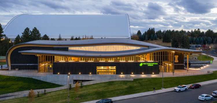 Арена Центрального кредитного союза Университета Айдахо / Архитектура Опсиса — фотография экстерьера, фасад
