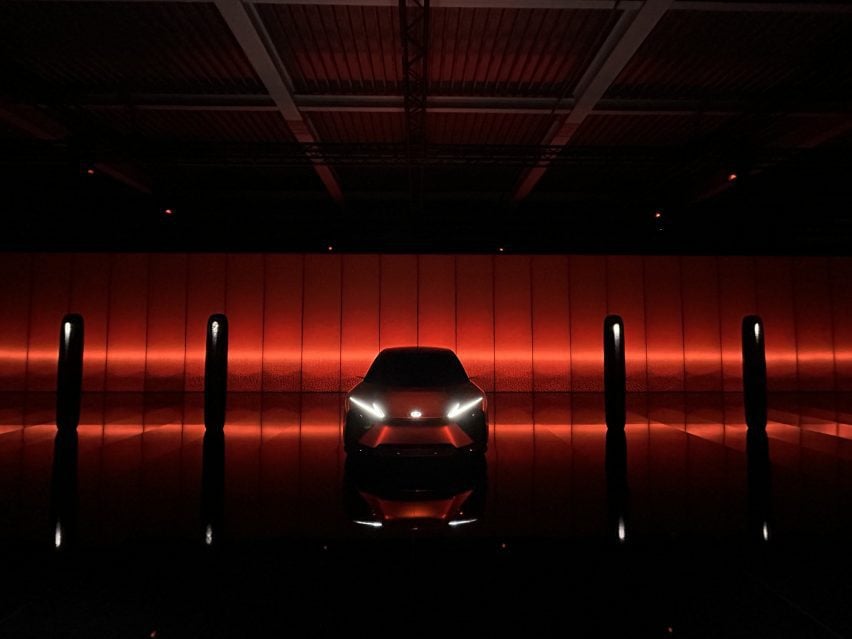 Установка Lexus на неделе дизайна в Милане