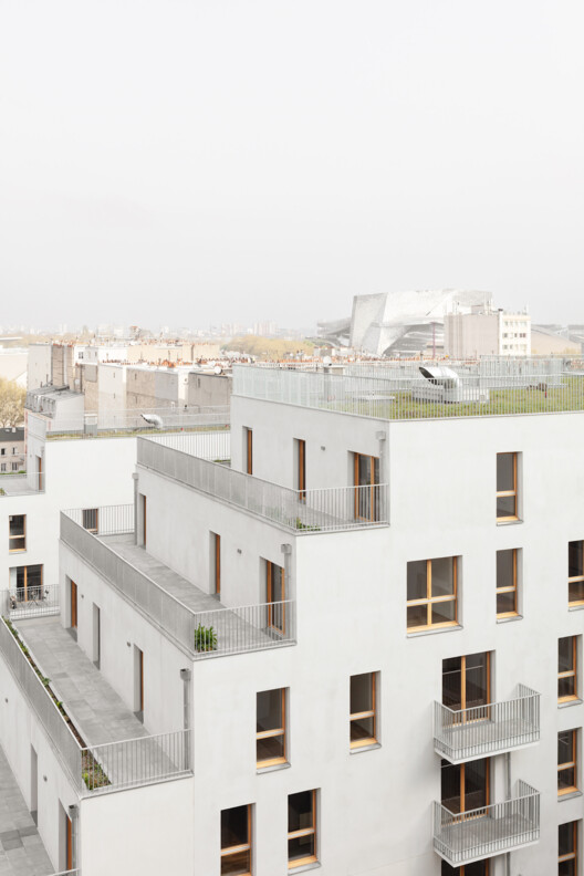 93 Petit Apartments / Studio Razavi Architecture - Экстерьерная фотография, окна, фасад