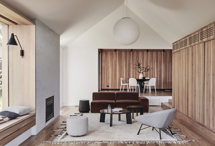 Брайтонский дом / Figr Архитектура и дизайн — Фотография интерьера, гостиная, стол, окна, стул, спальня