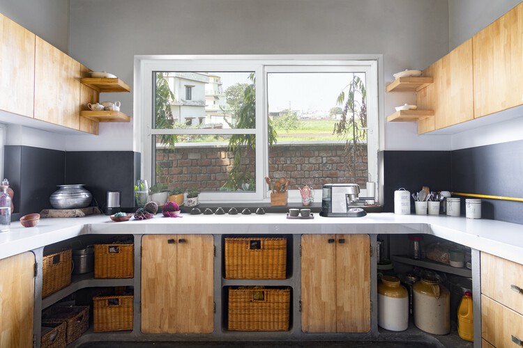 Nilaya Residence / IDIEQ — Фотография интерьера, кухня, столешница, раковина
