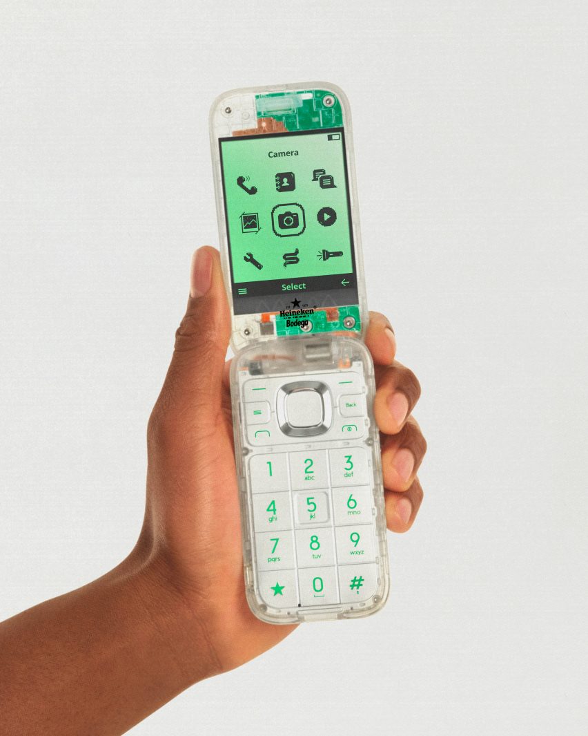 Ностальгический тупой телефон от Heineken и Bodega