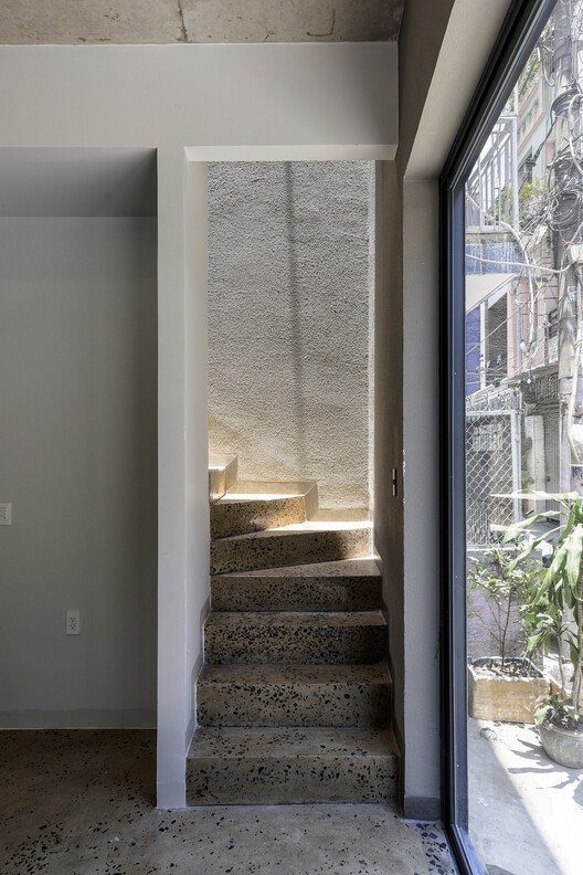 The Cornerstone House / ROOM+ Design & Build - Фотография интерьера, лестница, перила